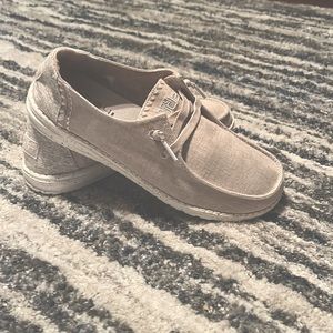 Hey Dude Shoes, Women Size 8, Brand New, Tan and Pink